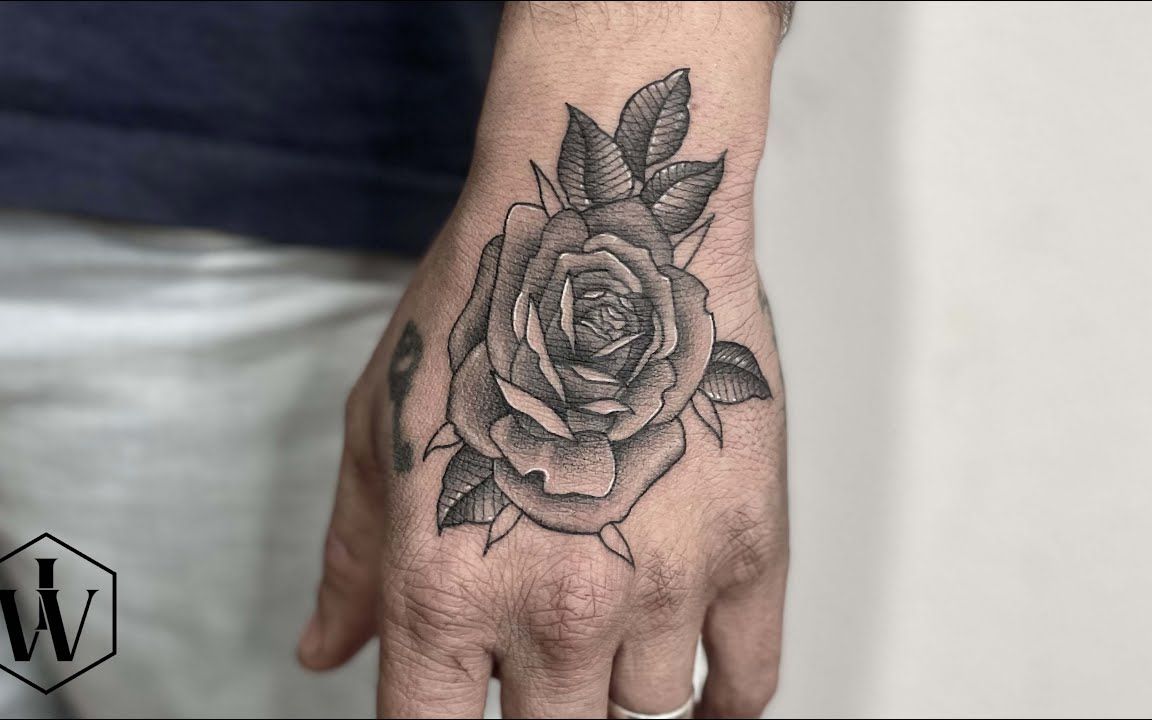 玫瑰花纹身手上图片