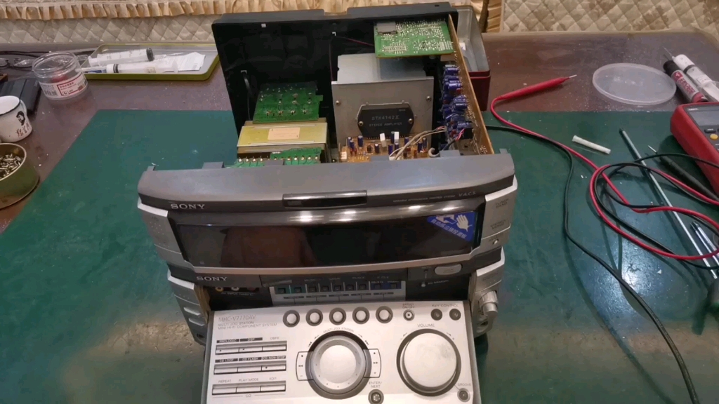 给客户维修的索尼组合音响v7770,一个小问题,折腾了一晚上