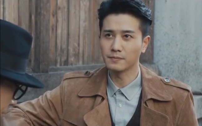 【彭冠英&陈浅】这新预告片大哥的经典风衣抽烟造型鲨疯我了,只是这接