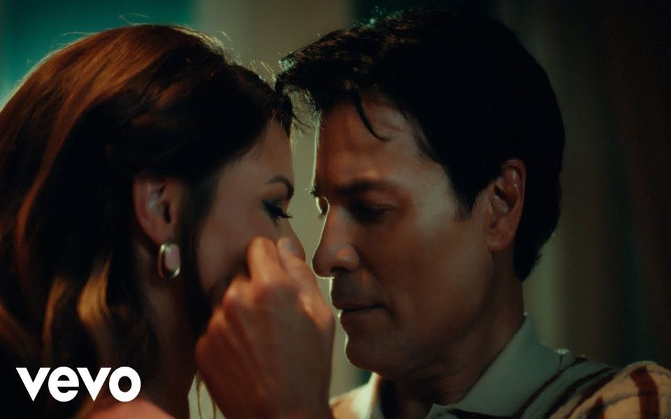 [图]【波多黎各流行天王】Chayanne 新单 - Bailando Bachata (Official Video)