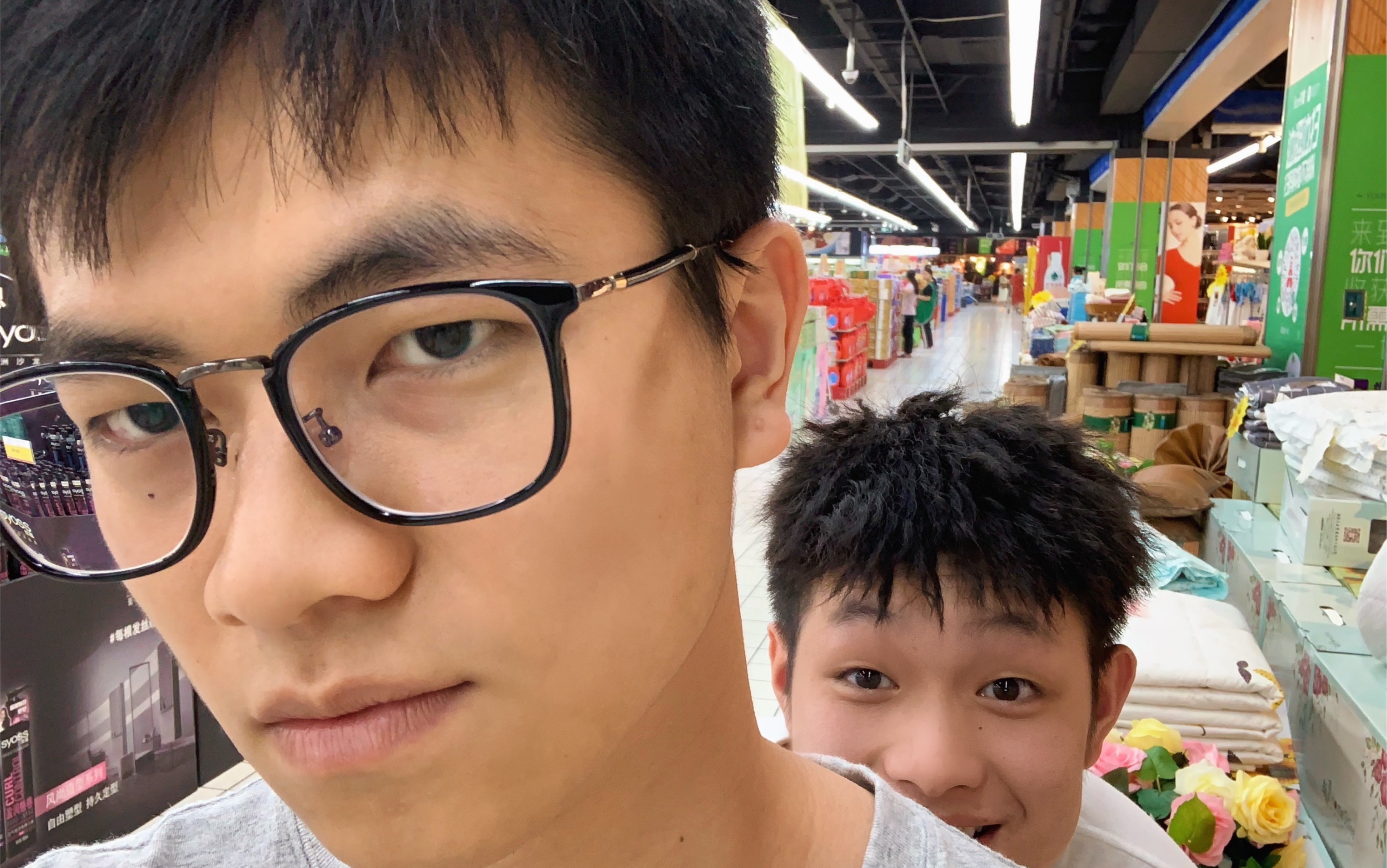 第二次拍vlog(小杰真可爱_哔哩哔哩 (゜-゜)つロ 干杯~-bilibili