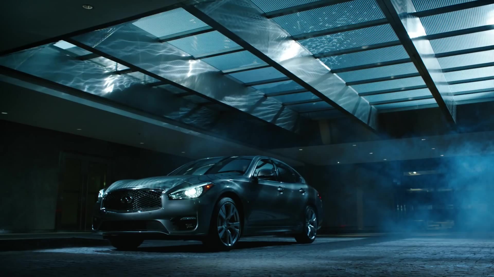 英菲尼迪q70l在美国的广告性感与魅力的密会