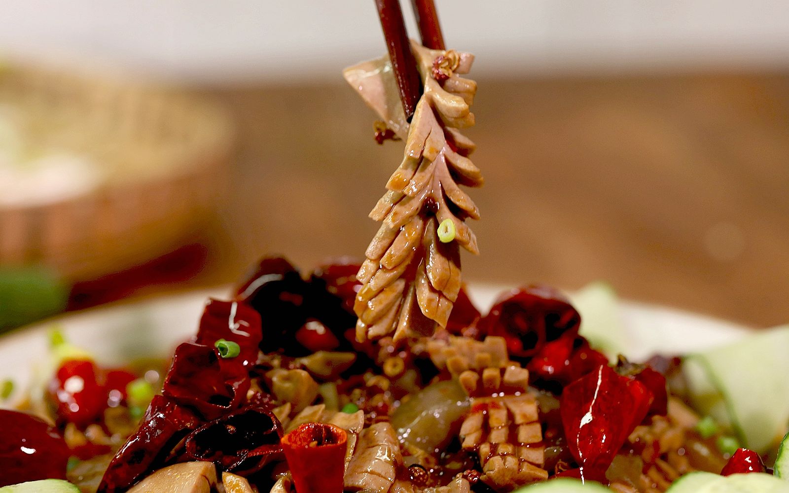 【火筵家常 炝锅腰花】火哥的菜传统川味炝锅腰花,香辣鲜嫩,去除腥骚