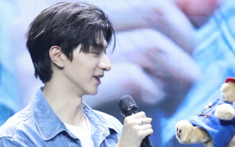 林一call back了最喜欢的电影《午夜巴黎》(在我们的采访里有提过)