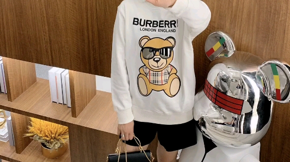 秋季情侣款巴宝莉burberry 墨镜小熊情侣款圆领卫衣