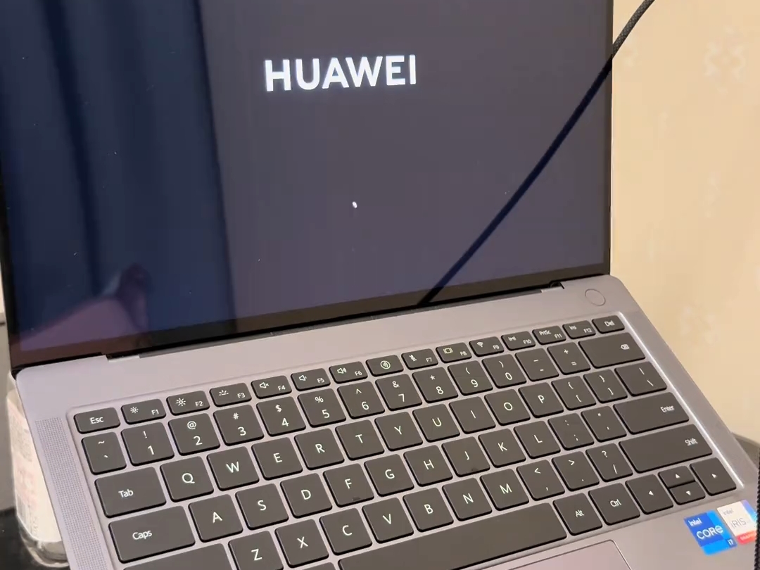 给大家看看近一万的华为电脑有多难用