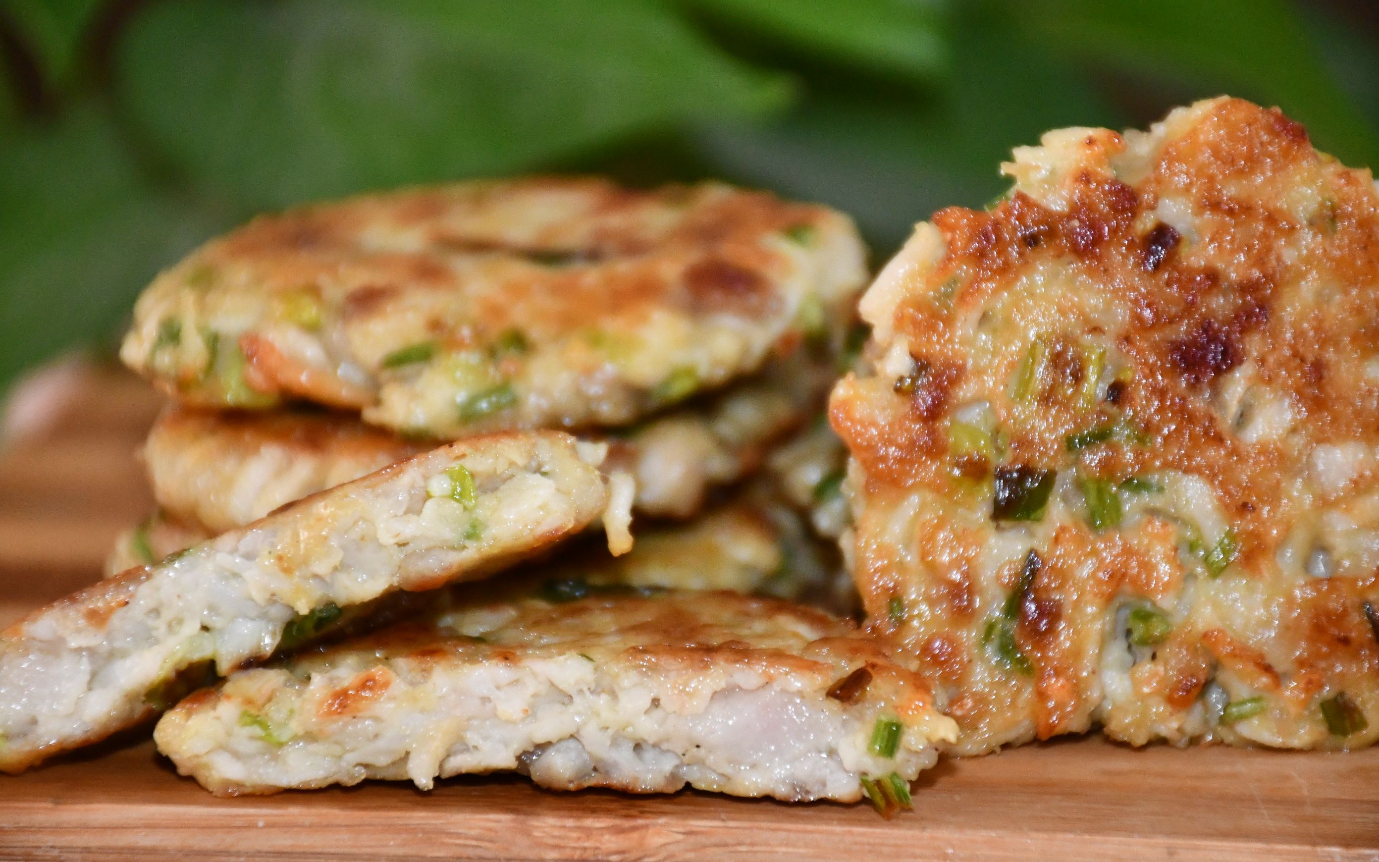 莲藕这样做,孩子最喜欢了,外焦里嫩,香酥可口,一次3个不够吃