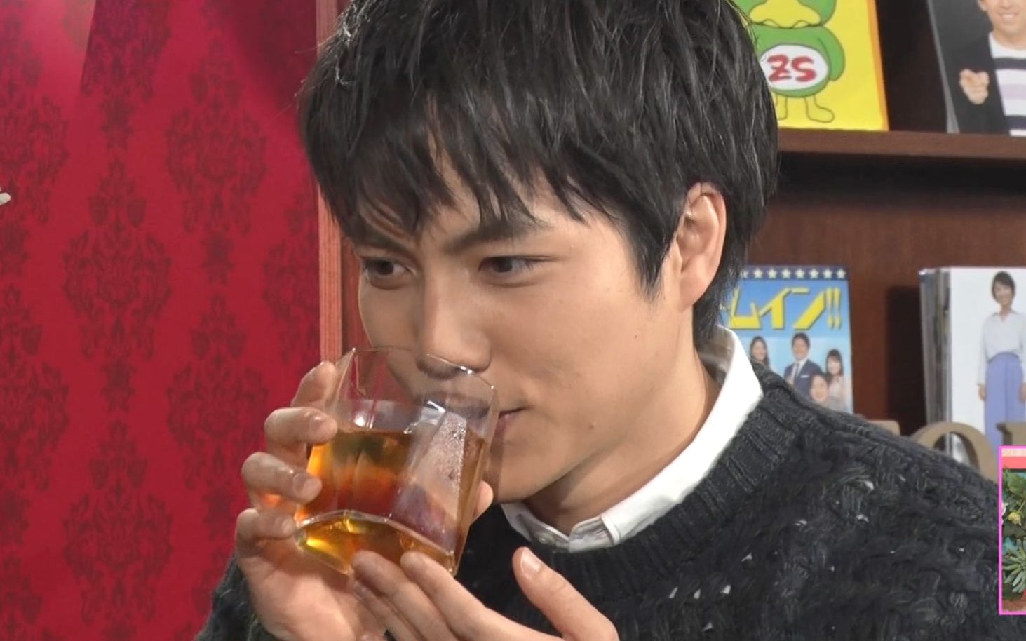 重冈大毅在小酒馆诉说近三十代的烦恼