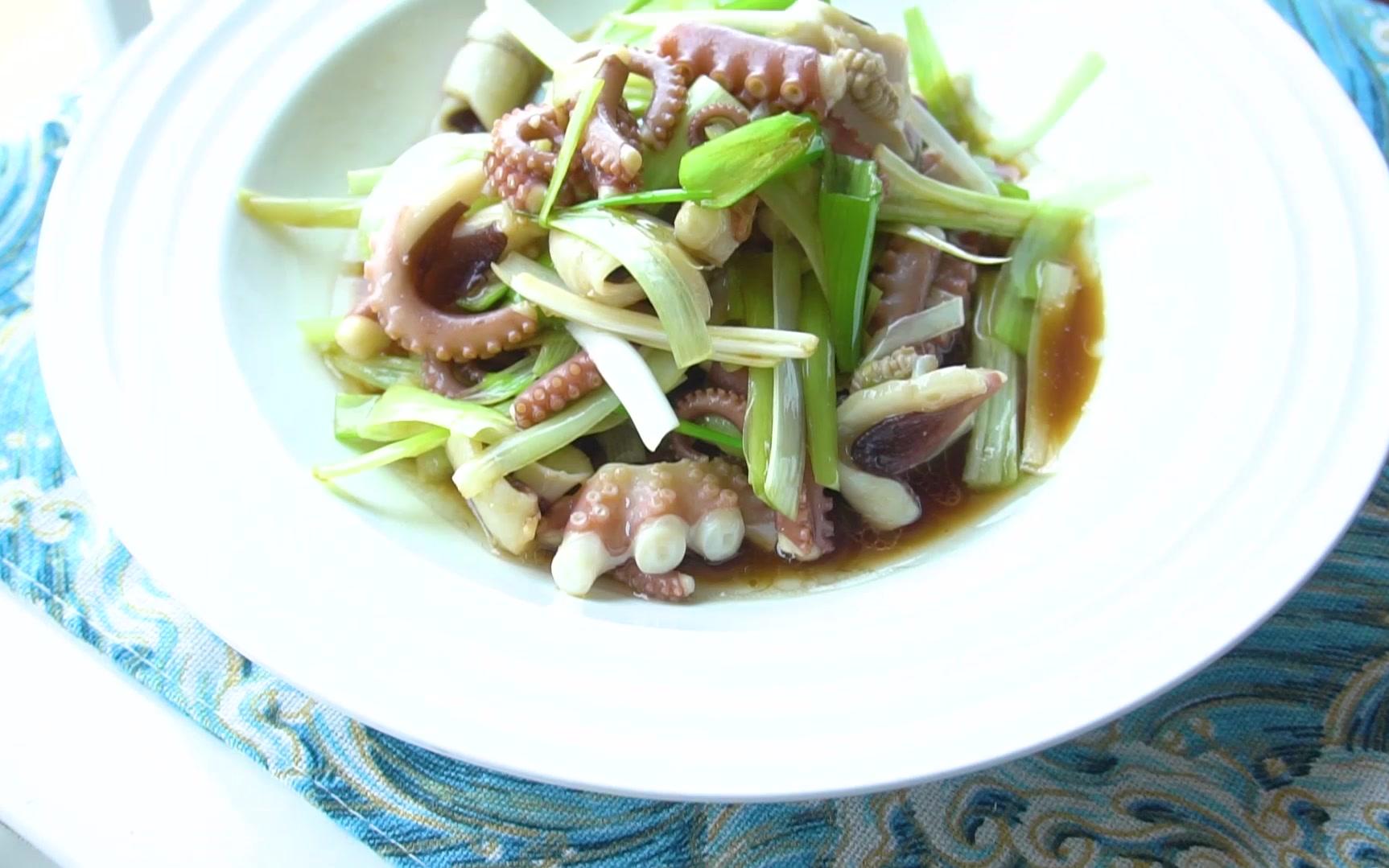 教你做简单的家常海鲜菜葱拌八带蛸鲜香味美营养健康