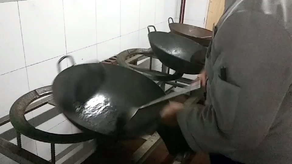 厨师翻锅是怎么练成的_哔哩哔哩 (゜-゜)つロ 干杯~-bilibili