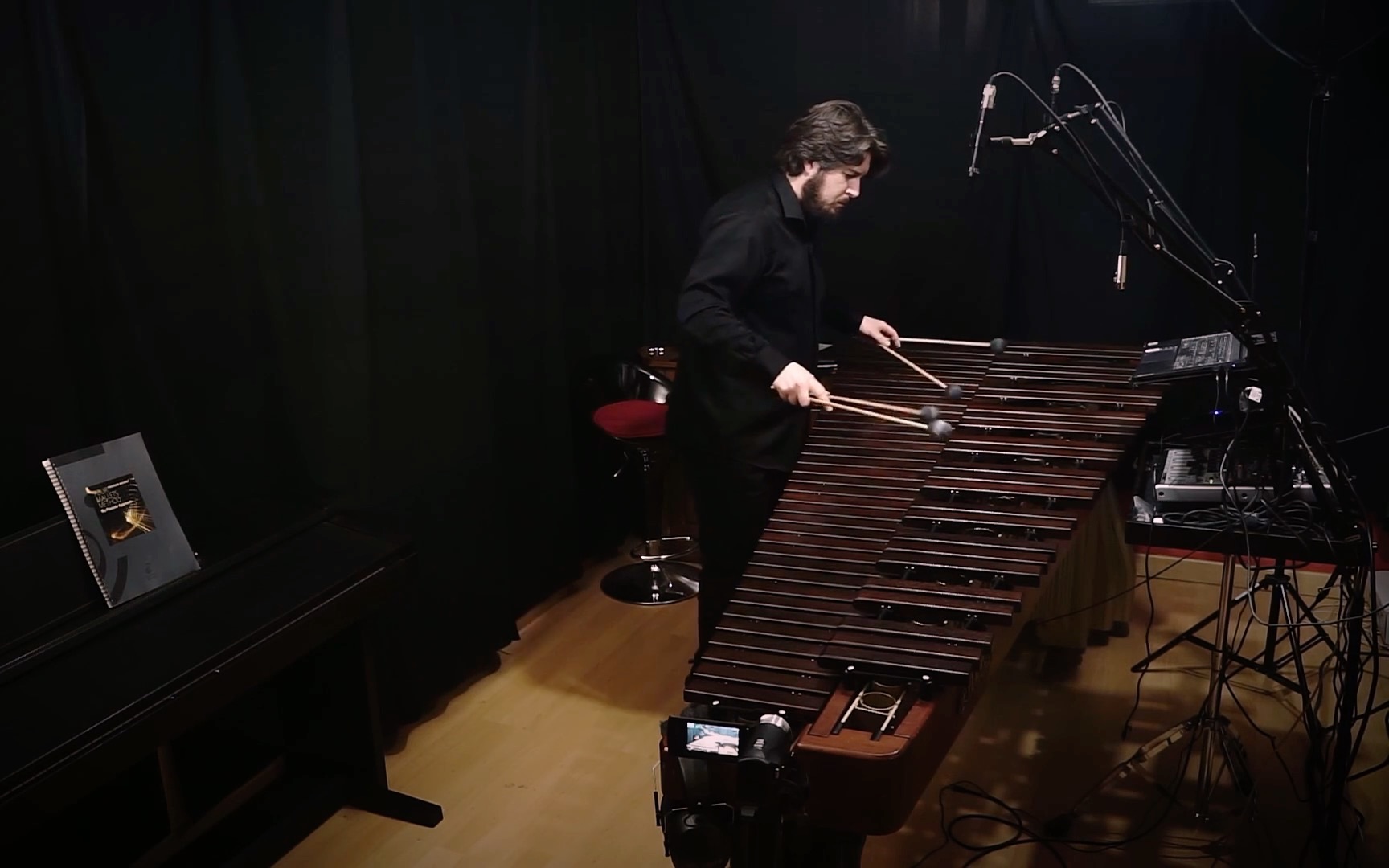 theodor milkov演奏马林巴《merlin i & ii》(andrew thomas作曲)