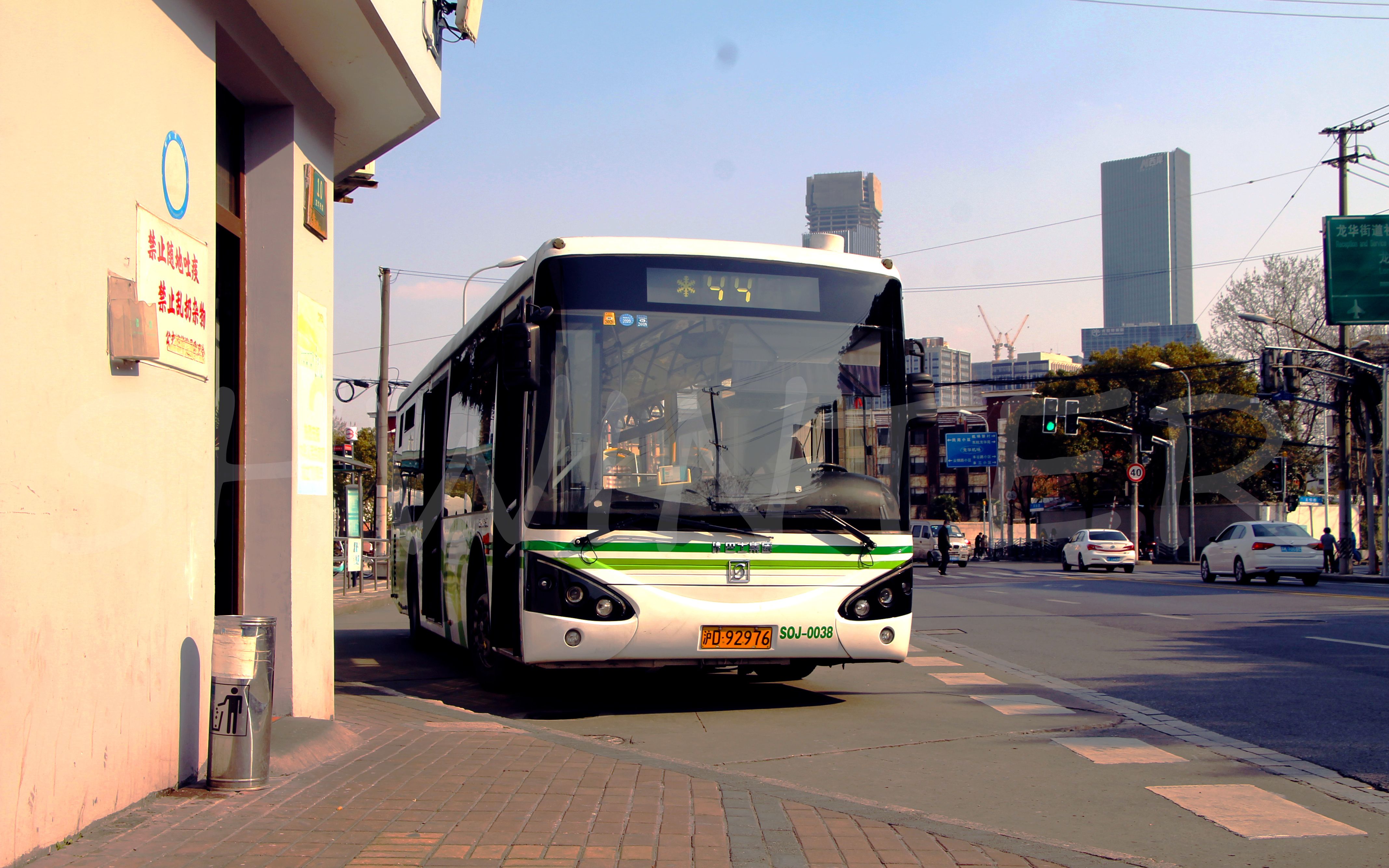 31 上海公交前方展望 44路 龙华西路龙恒路到光复西路丹巴路 第一视角