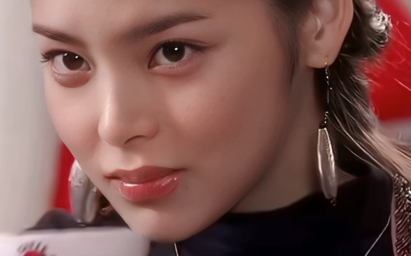 金世萱,她好像有戴不完的耳环