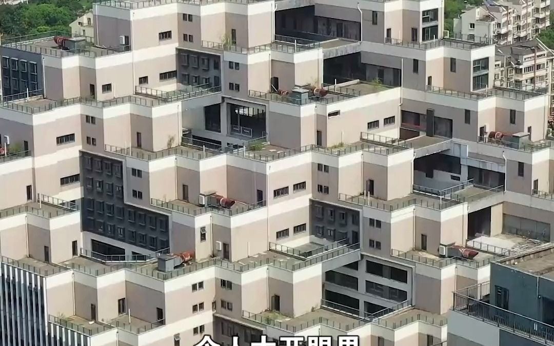 昆山这座金字塔楼,老外都直呼看不懂的建筑