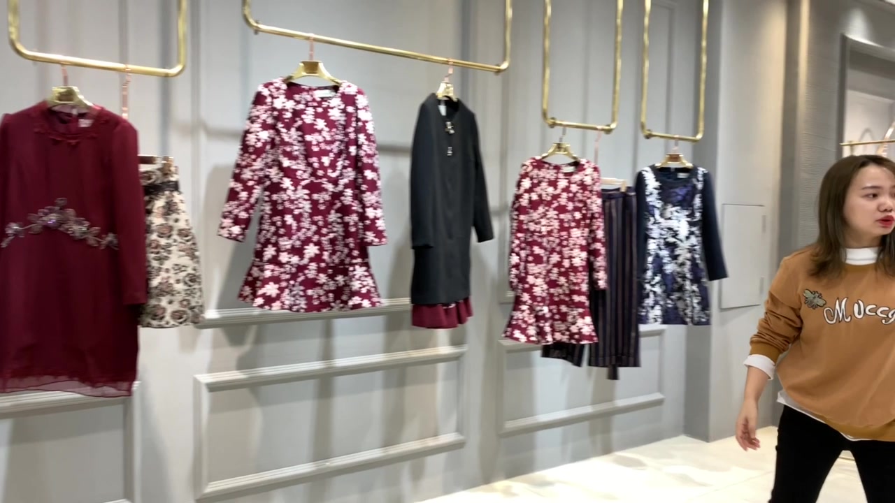 上海原创品牌折扣女装劲草春装正品清仓