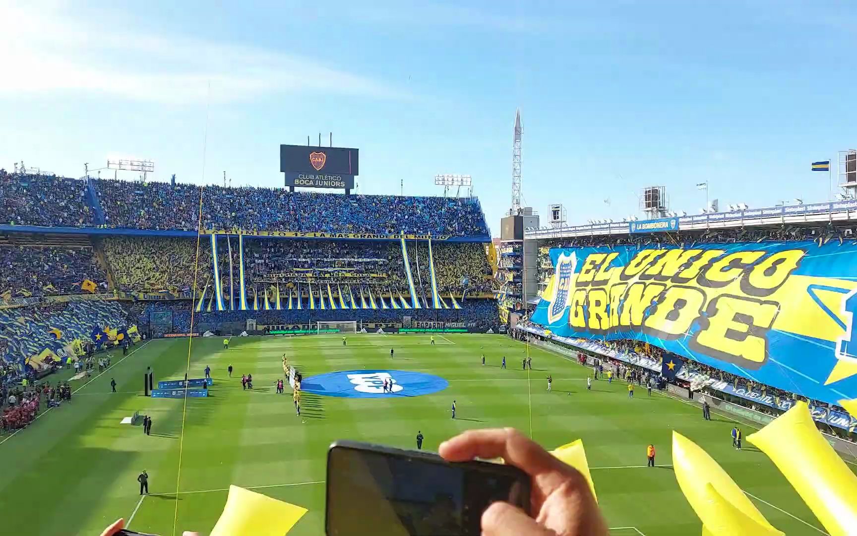 梦中的画面:糖果盒球场2022赛季夺冠庆典