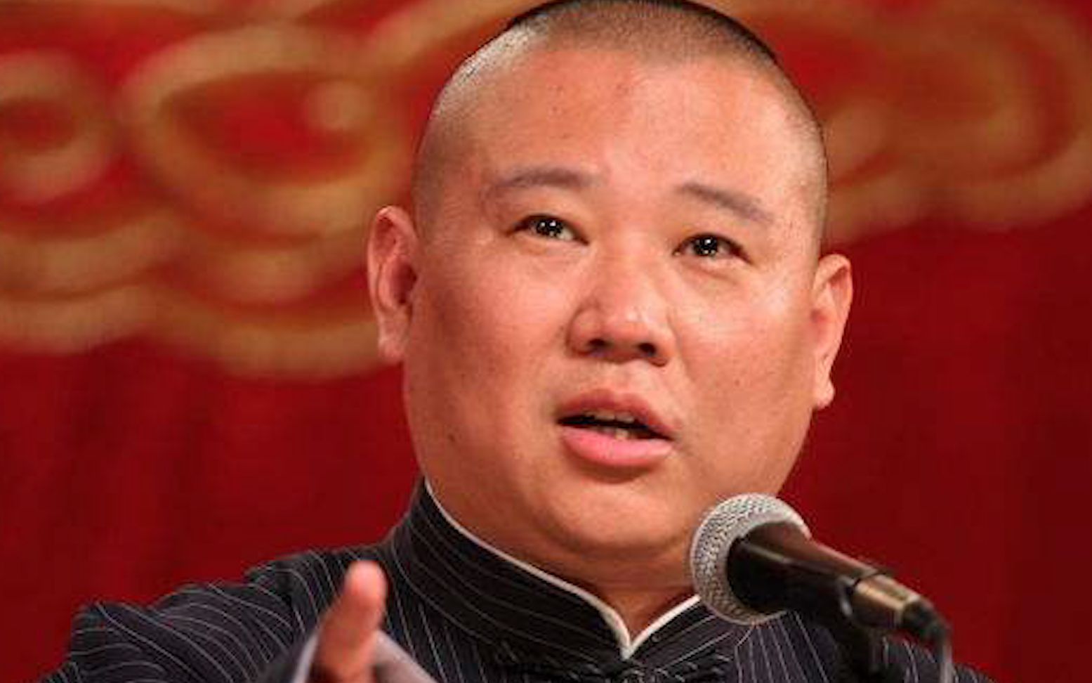 郭德纲日本演出,一段话让日本人哑口无言,被人民网点赞_哔哩哔哩 (゜