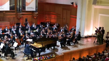 【风衣】2019柴赛开幕式:柴一钢协 Daniil Trifonov plays Tchaikovsky Piano Concerto No.1哔哩哔哩bilibili