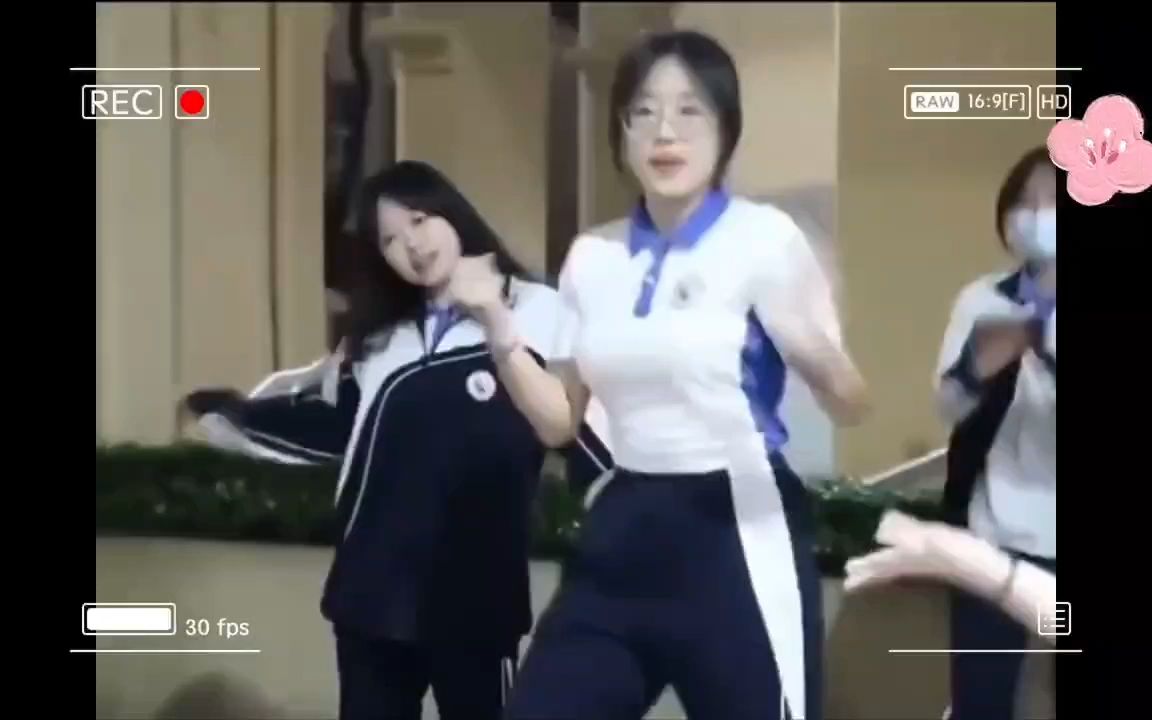 天上飞机最快,地上眼镜最坏【这就是青春】是真的猛嘎嘎嘎 这谁顶得住