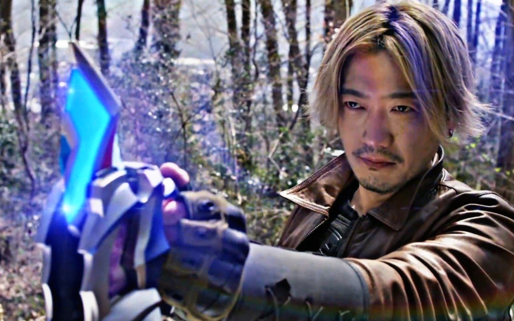 德凯奥特曼14话 仁叔变身德凯!强劲型登场 朝影成反派