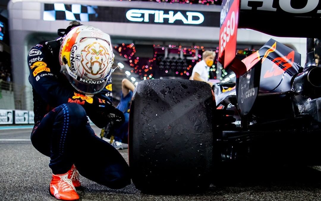 2021赛季f1阿布扎比站正赛红牛ins下评论