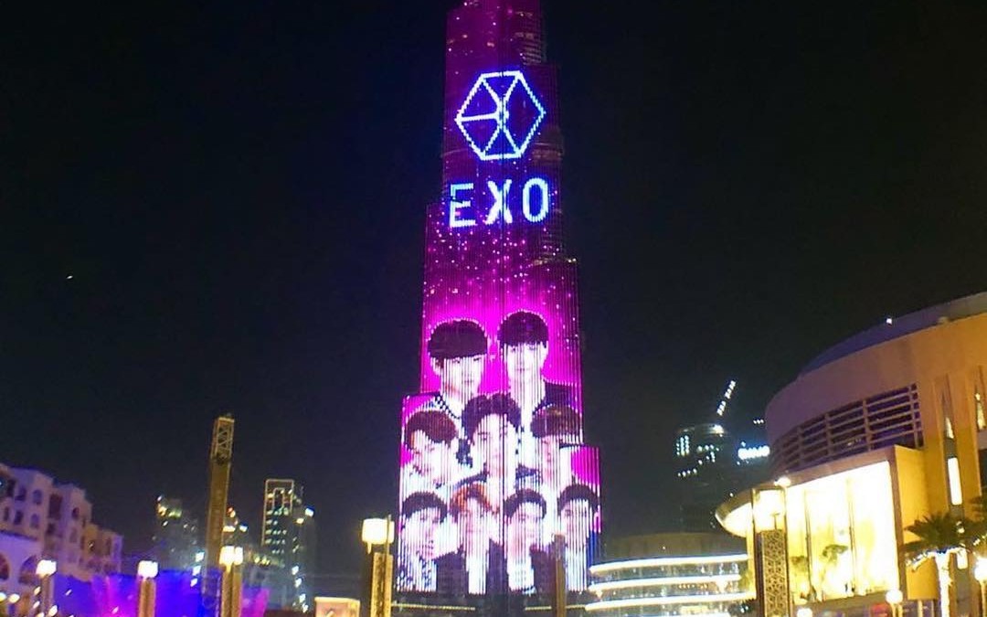 [exo]中国粉丝站应援的迪拜哈利法塔灯光秀完整版cut