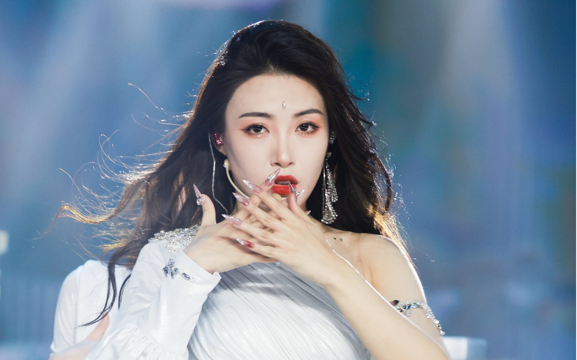 【戴萌】7senses 回归演唱会《沙漏》舞台 直拍_哔哩哔哩_bilibili