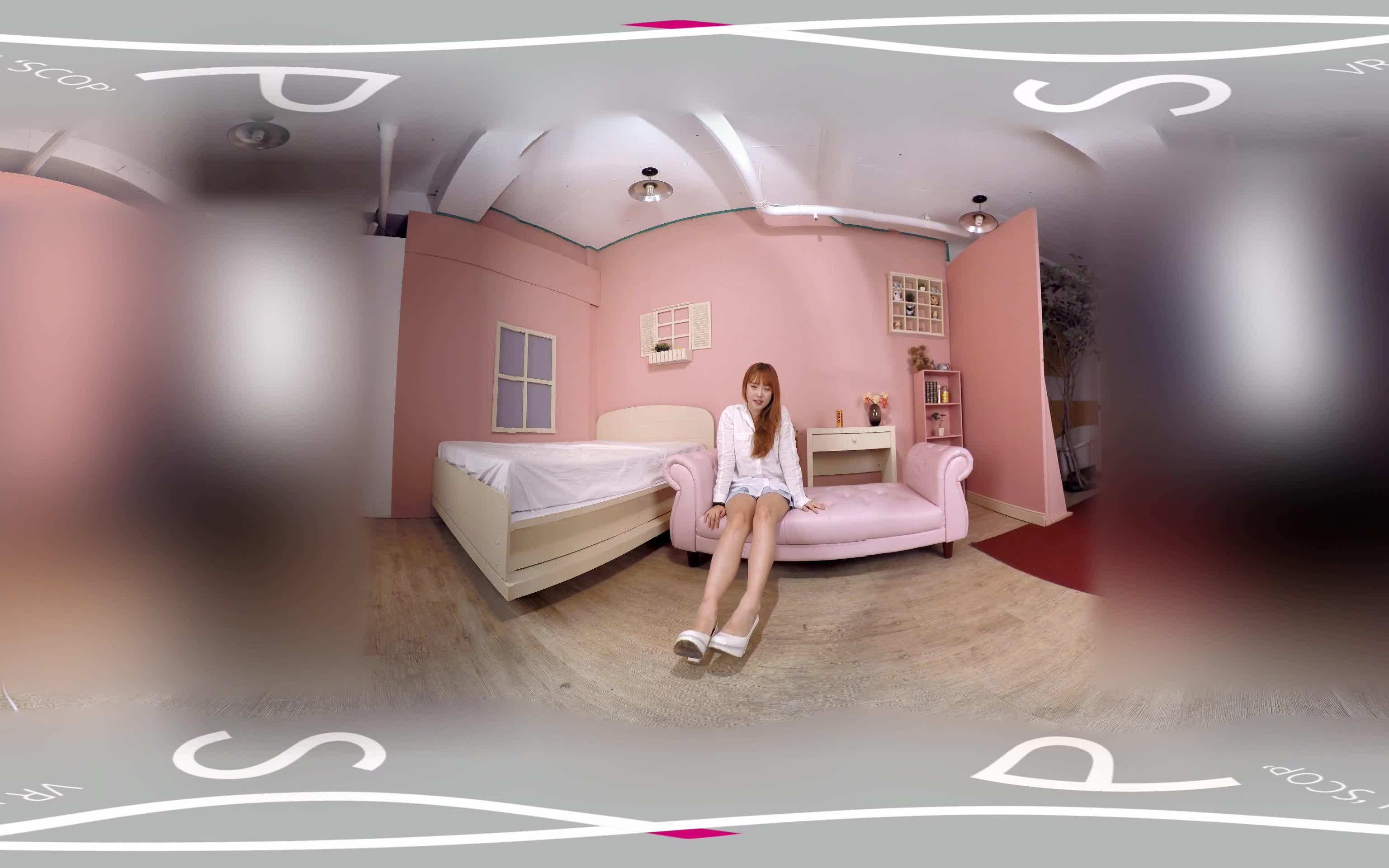 [图]girl in the room（VR）