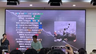 Скачать видео: 震惊！某高中生竟在毕业典礼演唱这首歌曲