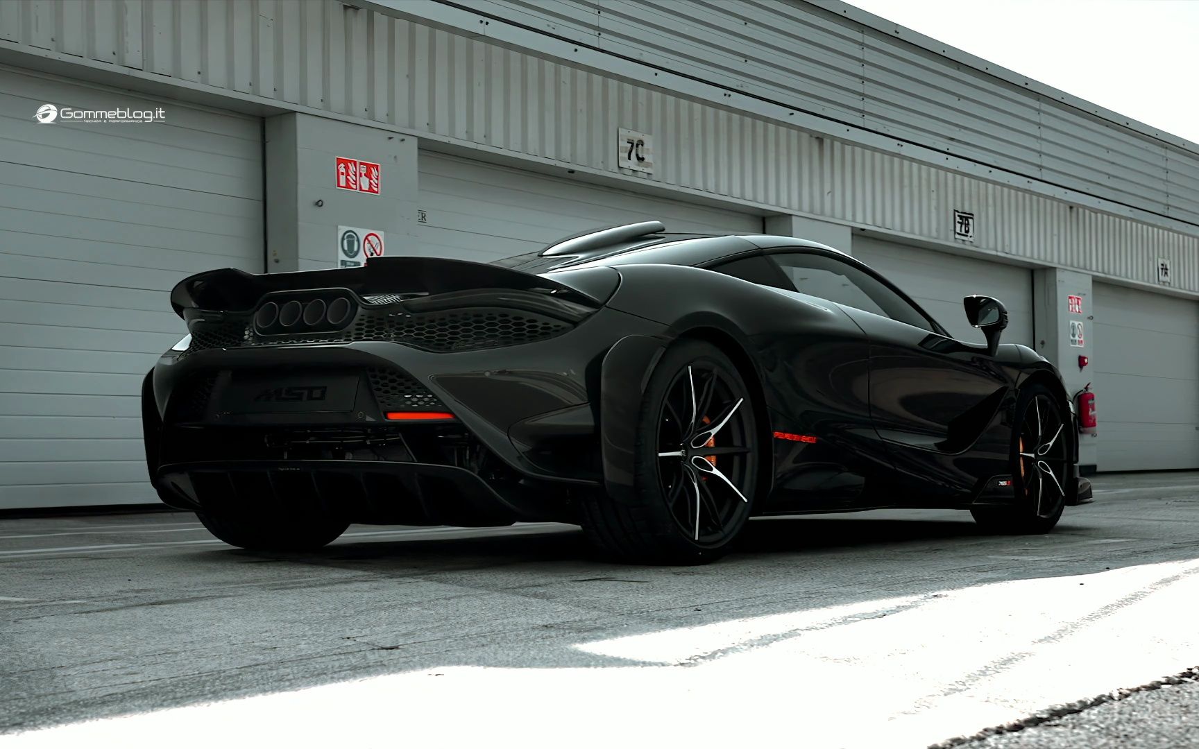 mclaren 765lt full carbon - wild fast super sports car_(4k_hd)