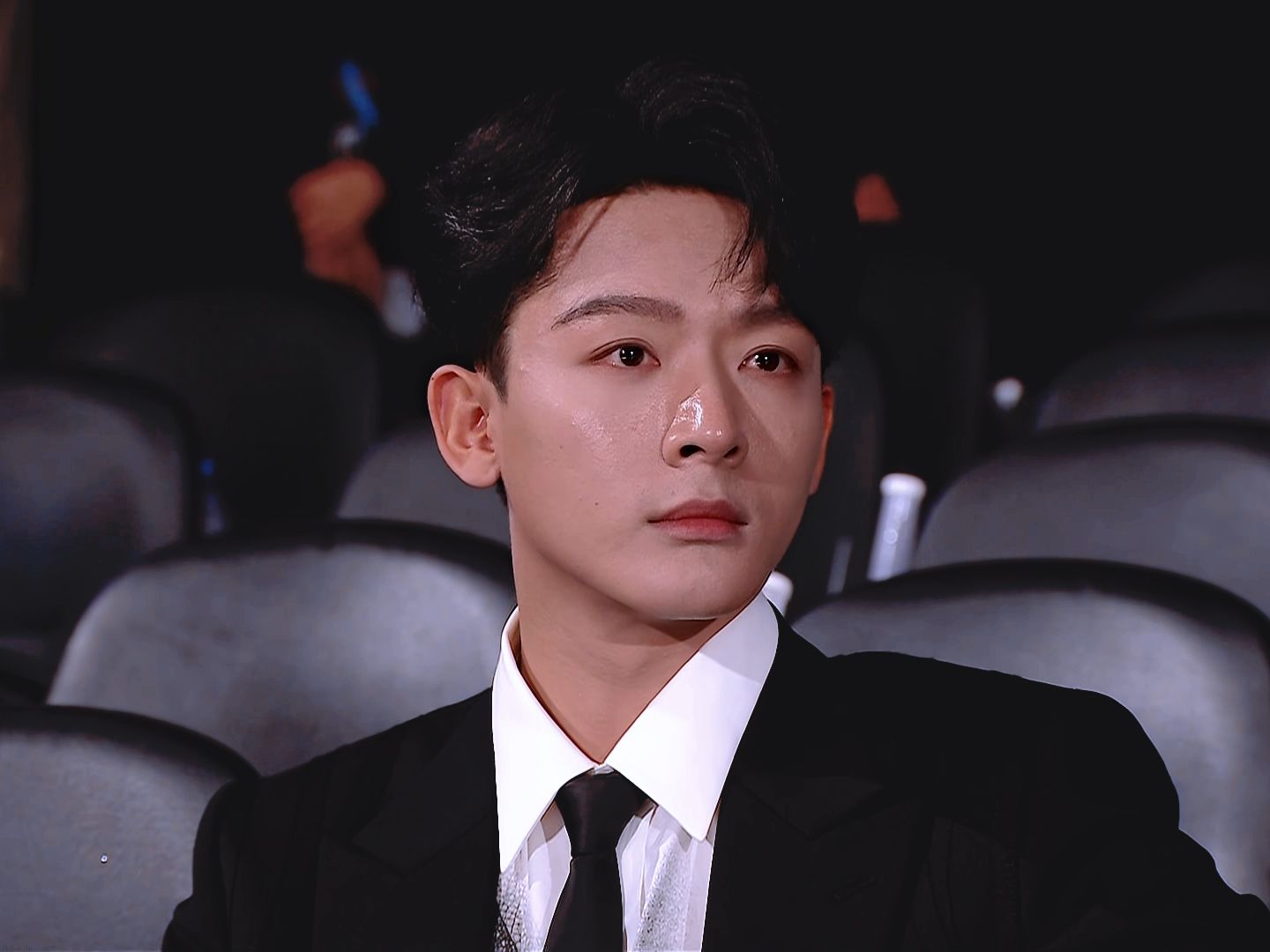 穿西装的张晚意也好帅啊!