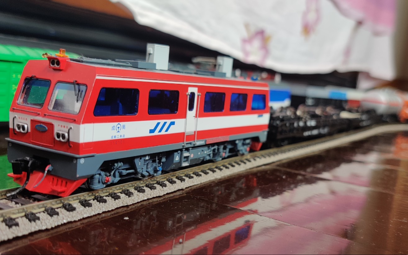 活动作品铁路模型工务救援小运转jy290型金鹰轨道车牵引工务平板水罐