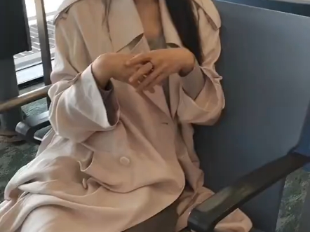 粉丝让曾黎去歌手唱《问茶》,曾黎听到后吓得的挠头