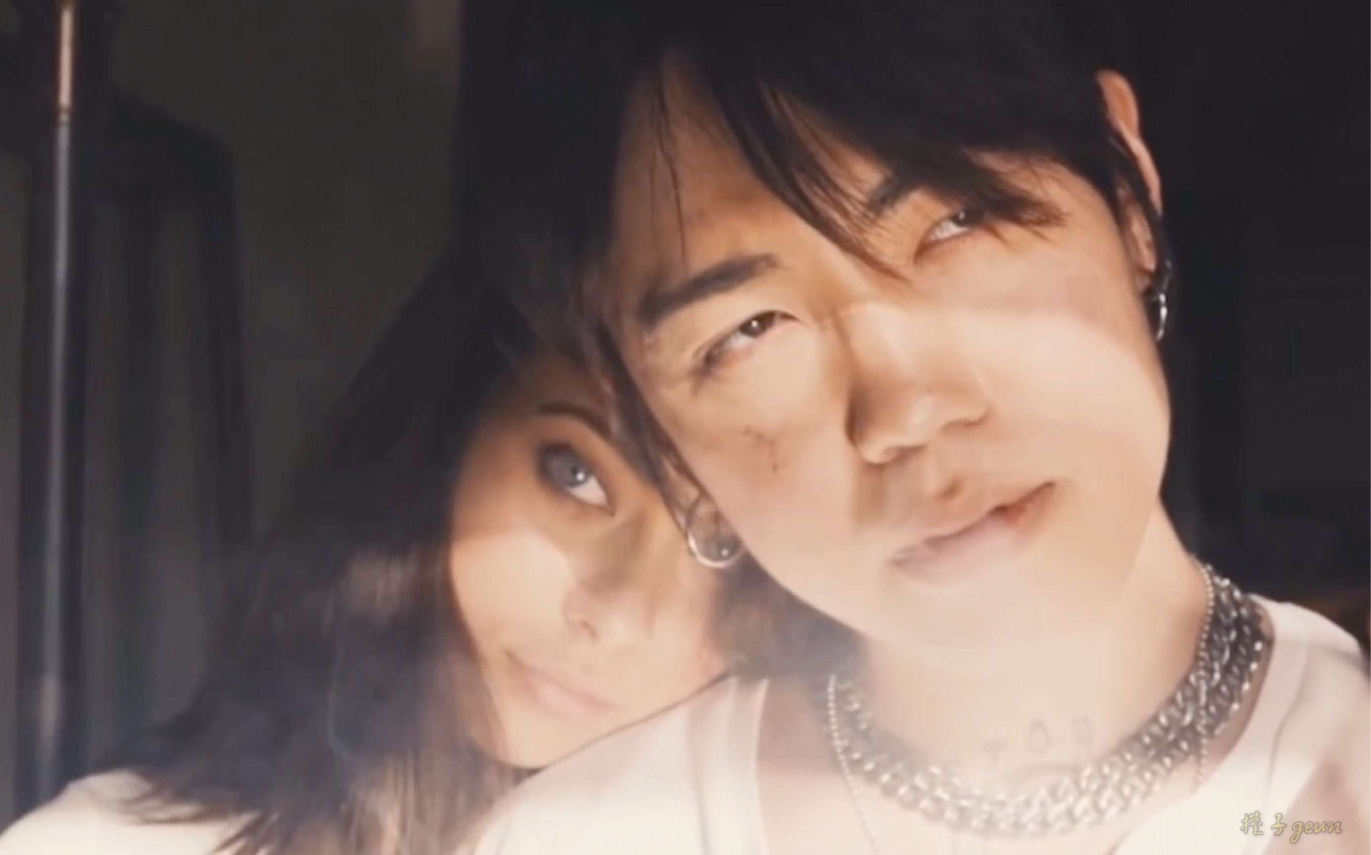 丧混剪bloobloomv丧系混剪想活在云里雾里光影里唯独不想活在现世里