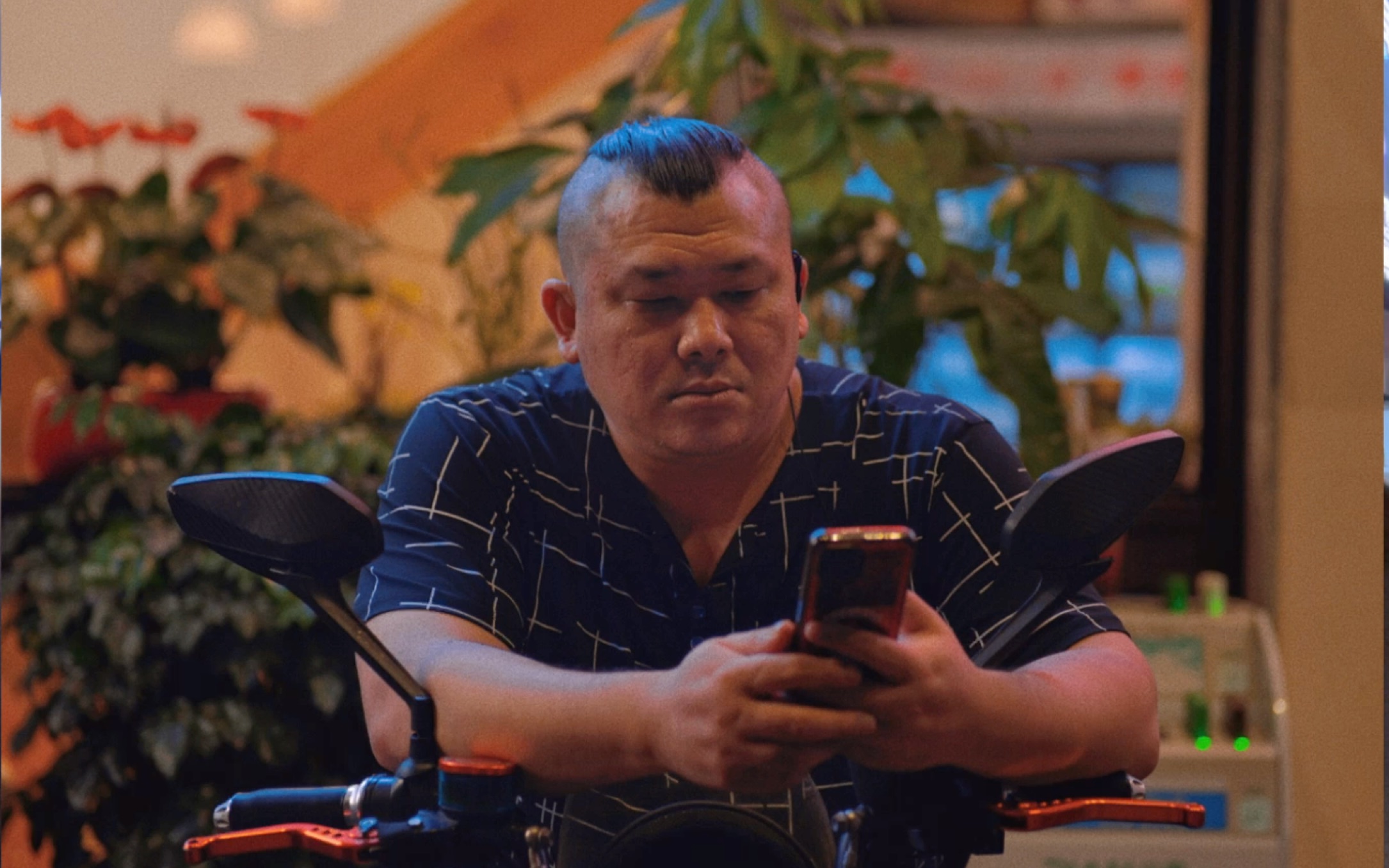 活动  [给陌生人拍照]看上去很凶的大哥说话好温柔