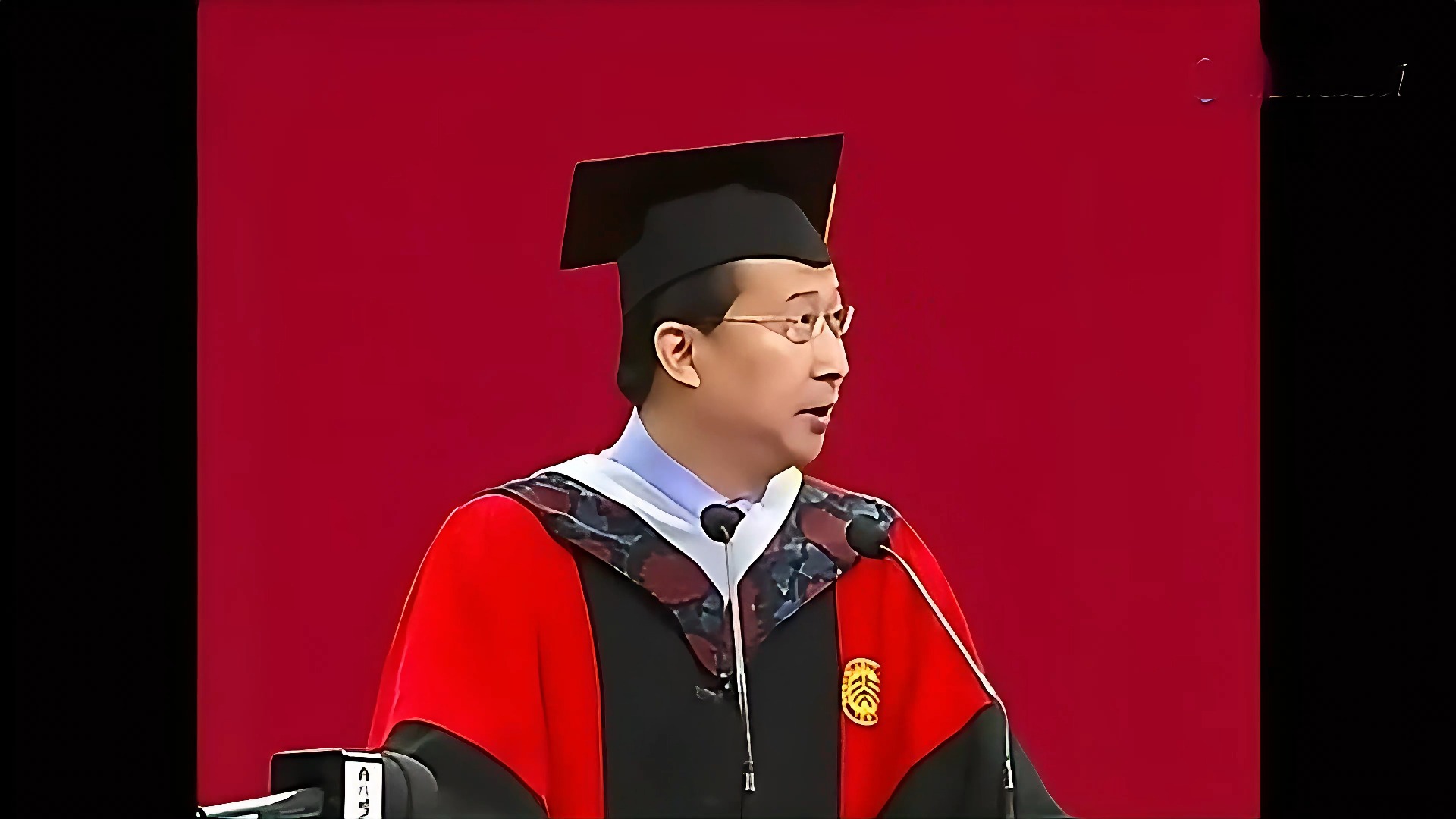 饶毅北大最短毕业致辞,535字,3分56秒,9次掌声!