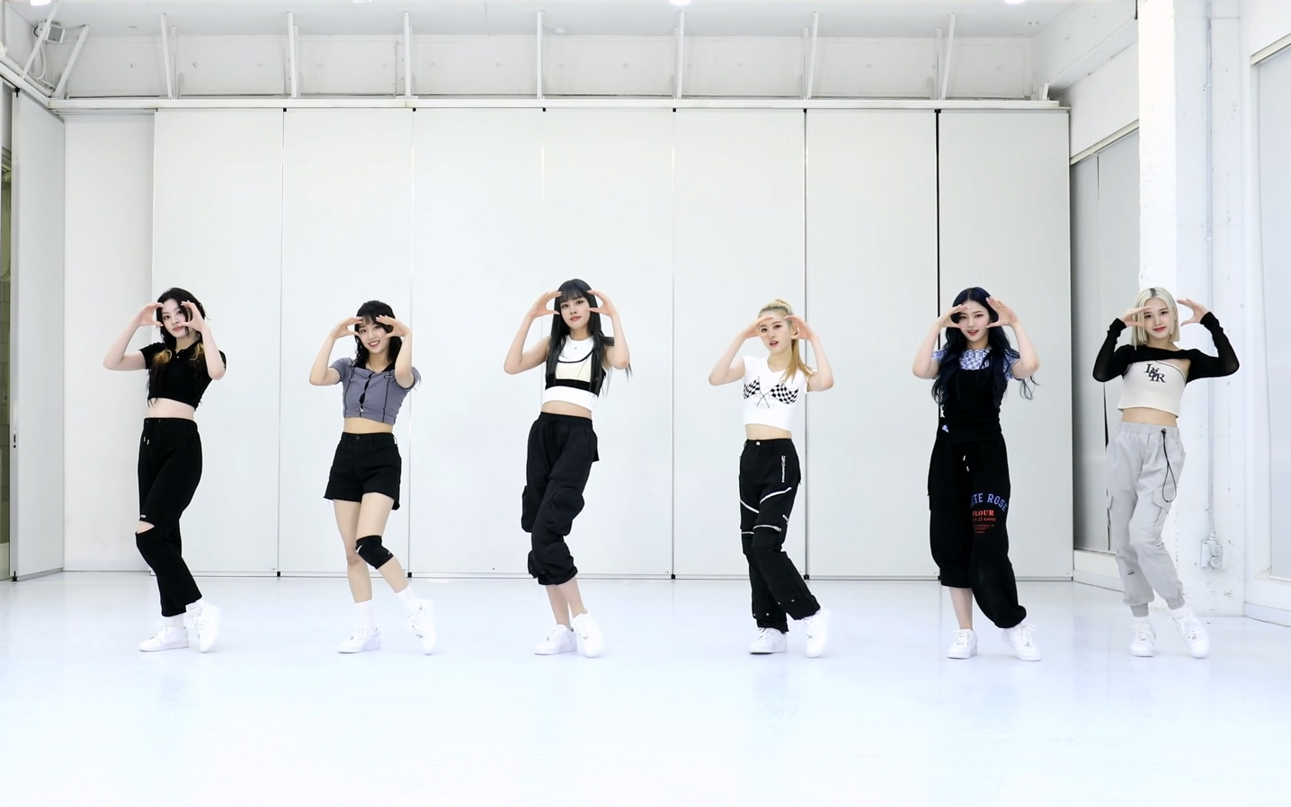 [图][4K]【STAYC】 'STEREOTYPE' 练习室 Dance Practice