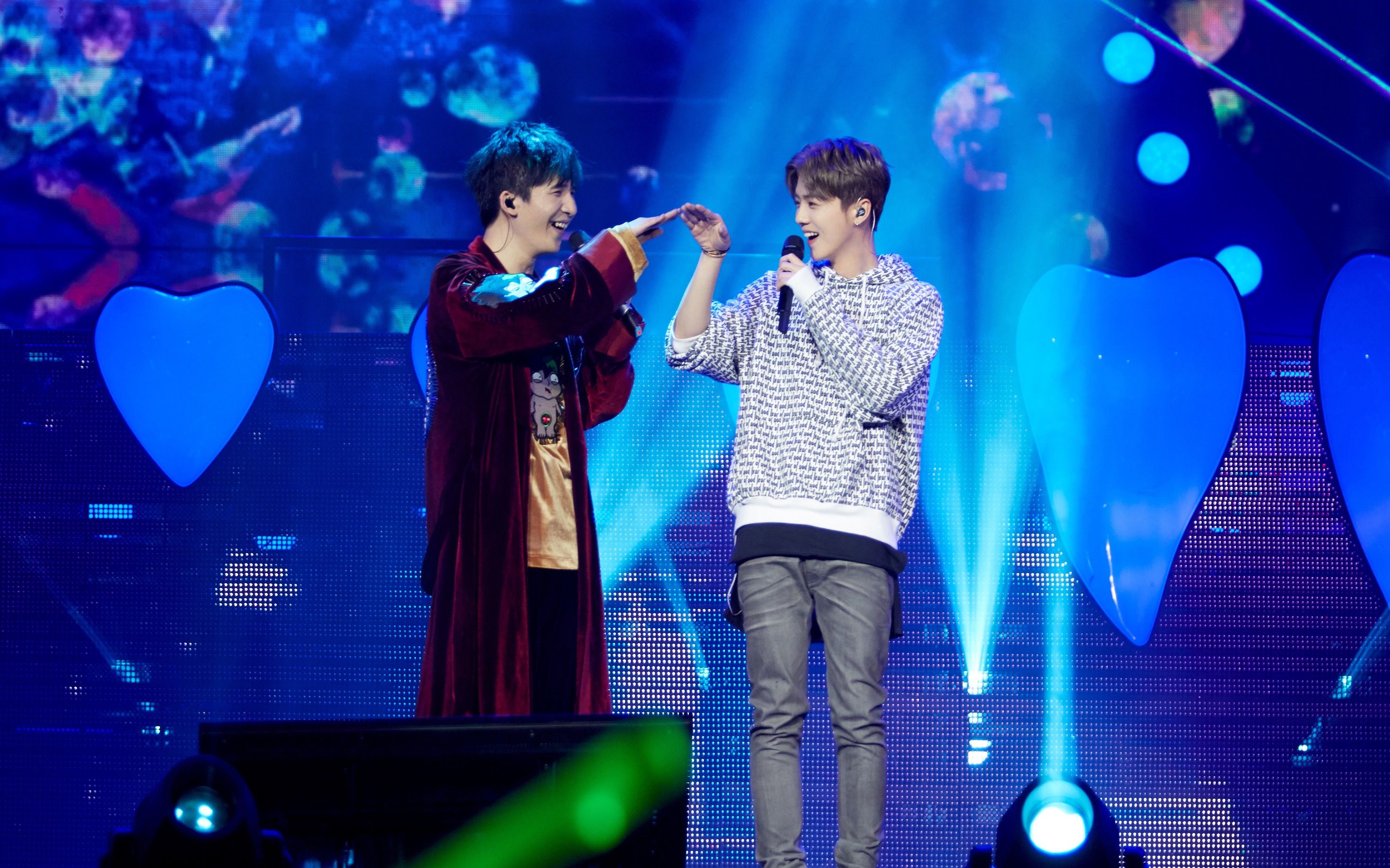 【大张伟】大鹿贴鼻尖 大老师给鹿打歌某事某刻