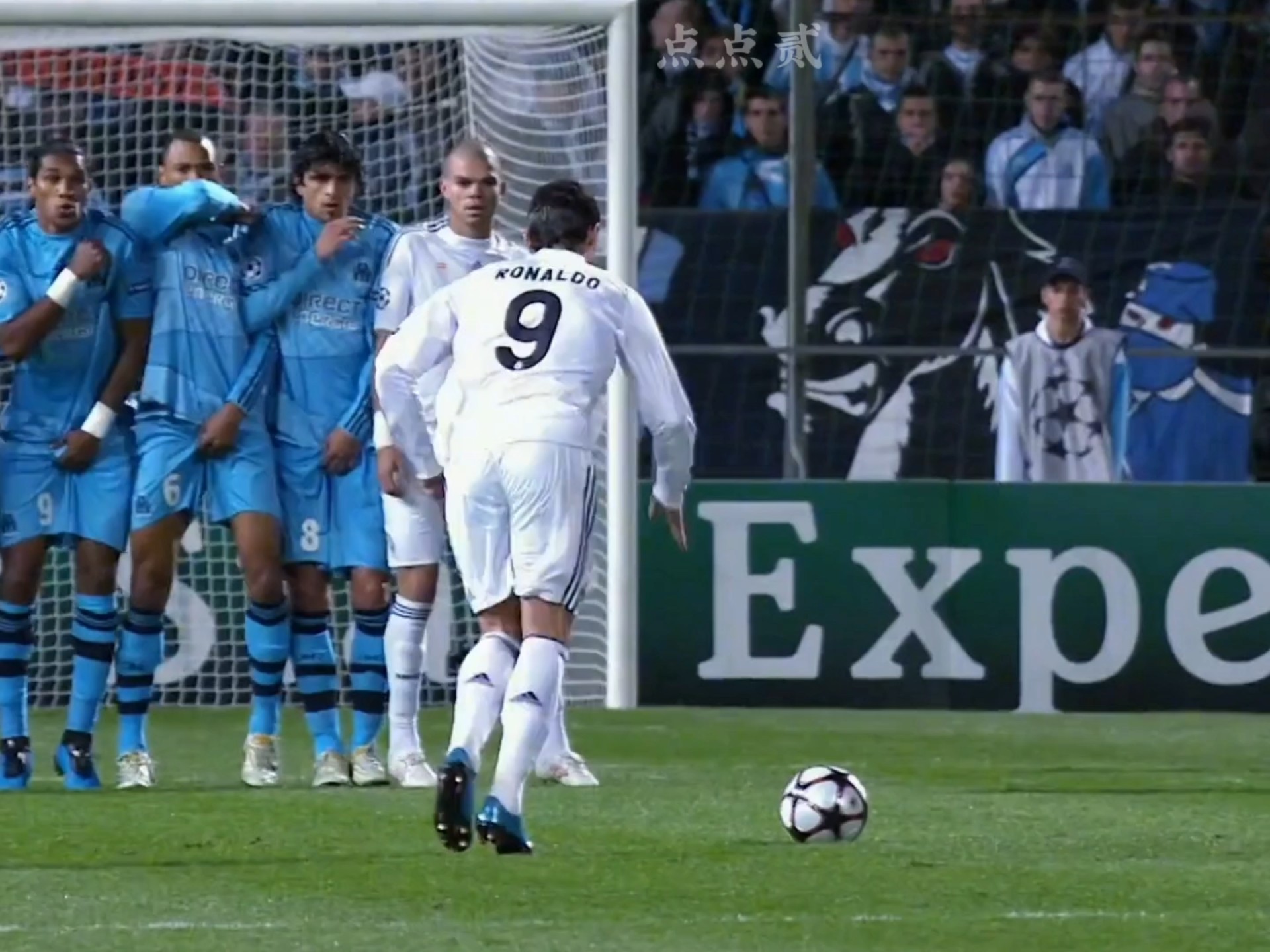 ,看罗哥踢任意球是种享受