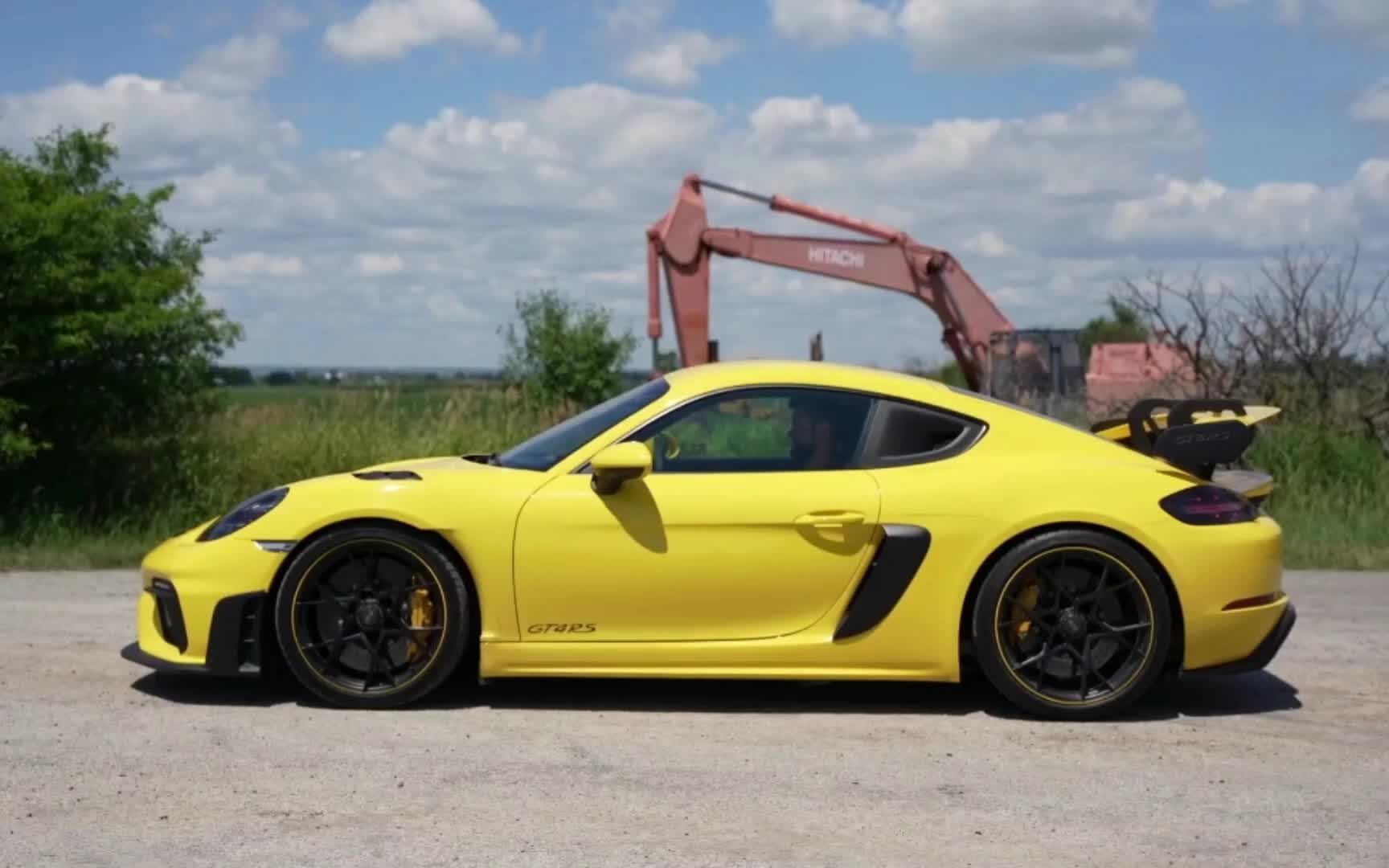 保时捷卡曼gt4rs