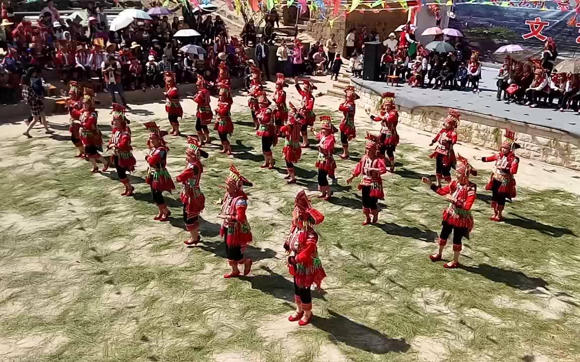 [图]祭龙节表演……烟盒舞