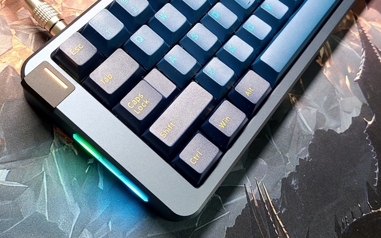 客制化键盘space65r2 金粉轴打字音