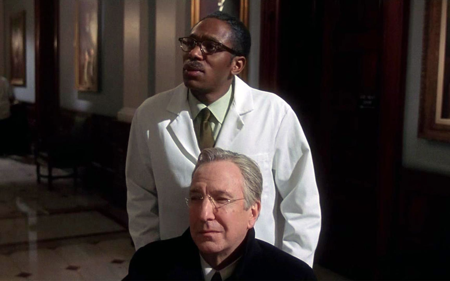 男子身为木匠,却成功攻克蓝婴症,创造医学史上奇迹,7分钟看完《神迹》