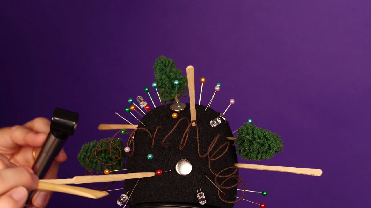 [gibi]removing pointy objects / cleaning up the mic (you!