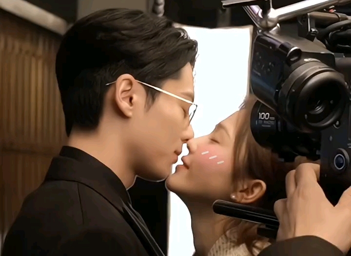 王鹤棣白鹿吻戏花絮