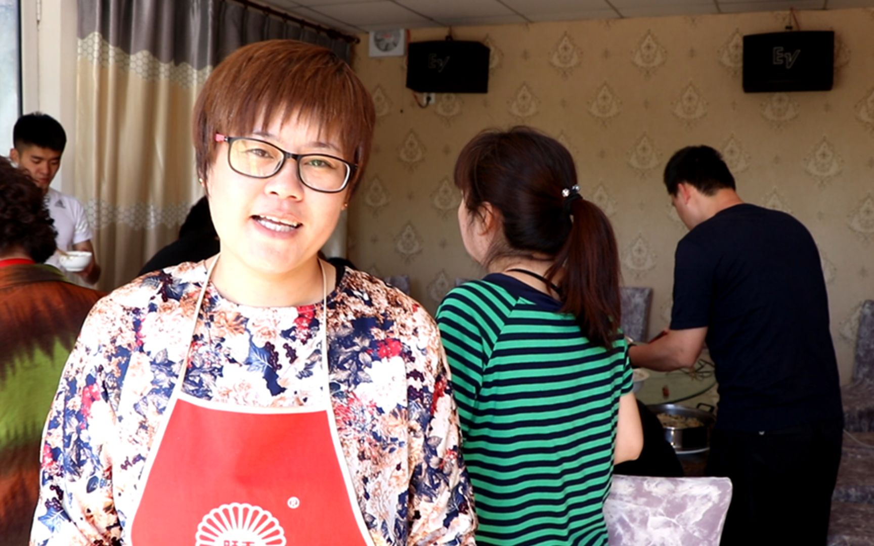 亲人分别不能吃饺子?发生了啥,内蒙女汉子说出秘密,我差点笑爬