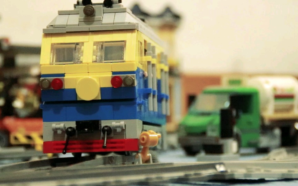 【乐高火车moc】q宝世界,会"蹦迪"的小火车家族_哔哩哔哩_bilibili