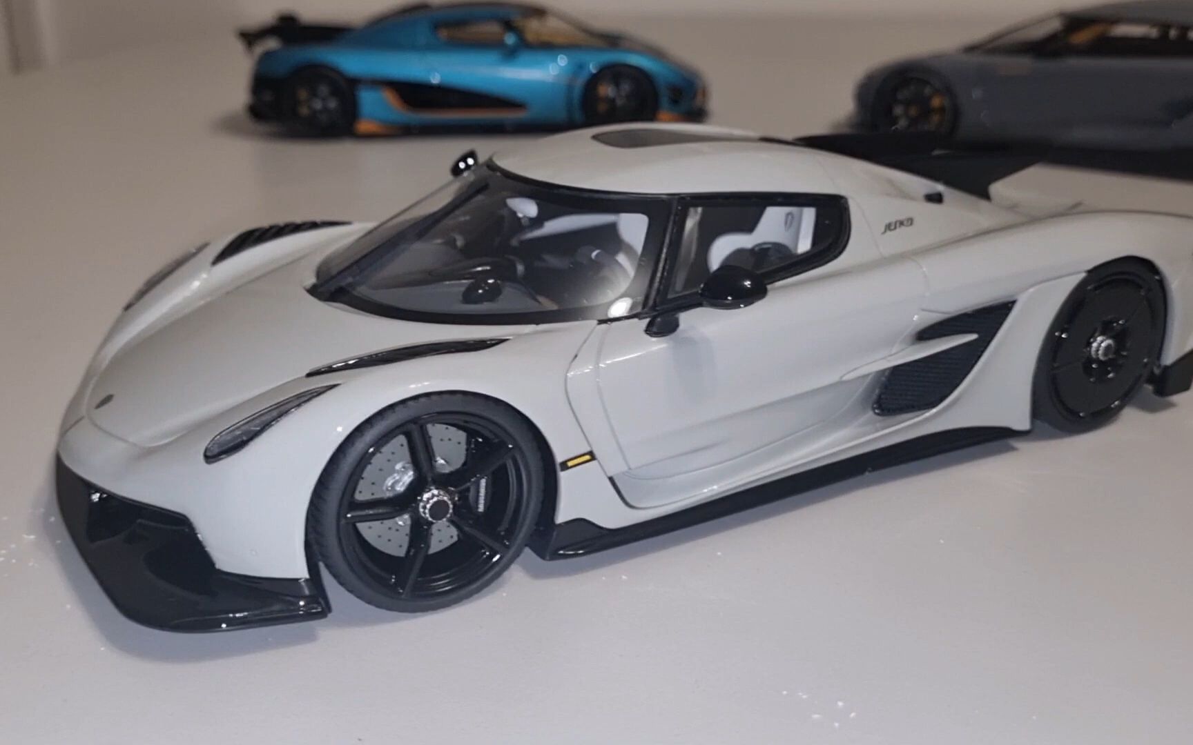 【youtube搬运】开箱GTspirit 1/18 koenigsegg jesko absoult哔哩哔哩bilibili