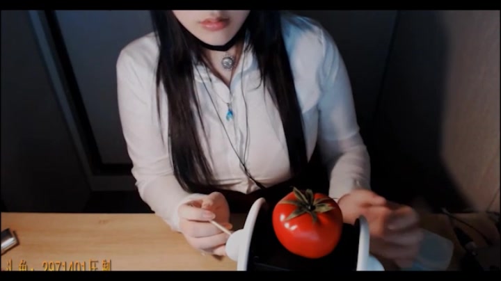 番茄老姐姐 温柔掏耳朵按摩耳朵镊子扣耳 耳朵敲击 口腔音 吃东西