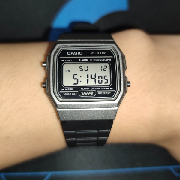 卡西欧F91W沉浸式开箱（casio F-91WM-1B）银白_哔哩哔哩_bilibili